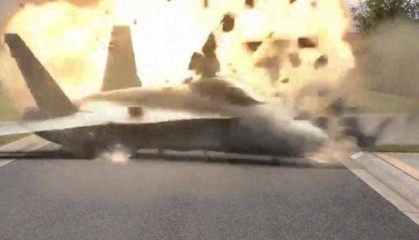 F18坠落红海,美军自知脸上挂不住,当着全世界,撒下弥天大谎