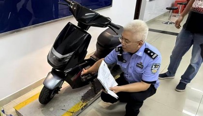 电动自行车新国标实施半月,“旧标车”上牌排长队,规范和需求的碰撞何解?