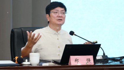 “网红教授”郑强在海南谈地方高校跨越式发展:结构重组与调整是首选路径