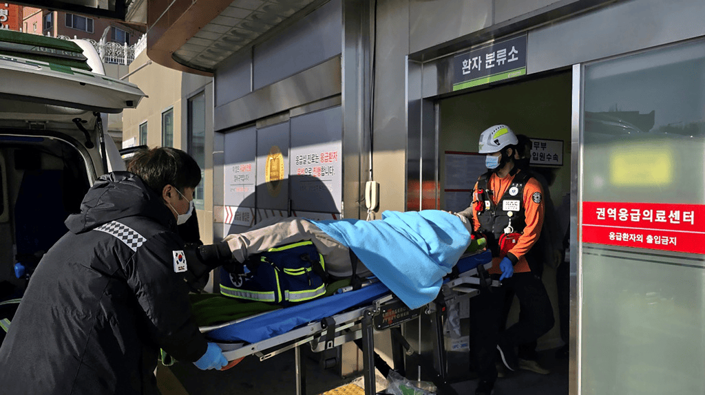 空难幸存33岁空少恐全身瘫痪！机场原为4人防鸟活动当天仅2人值班