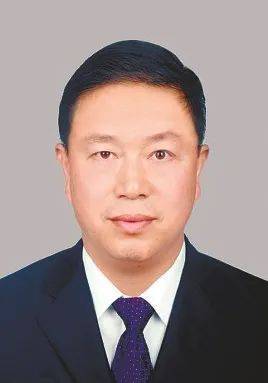田华兵，主动投案