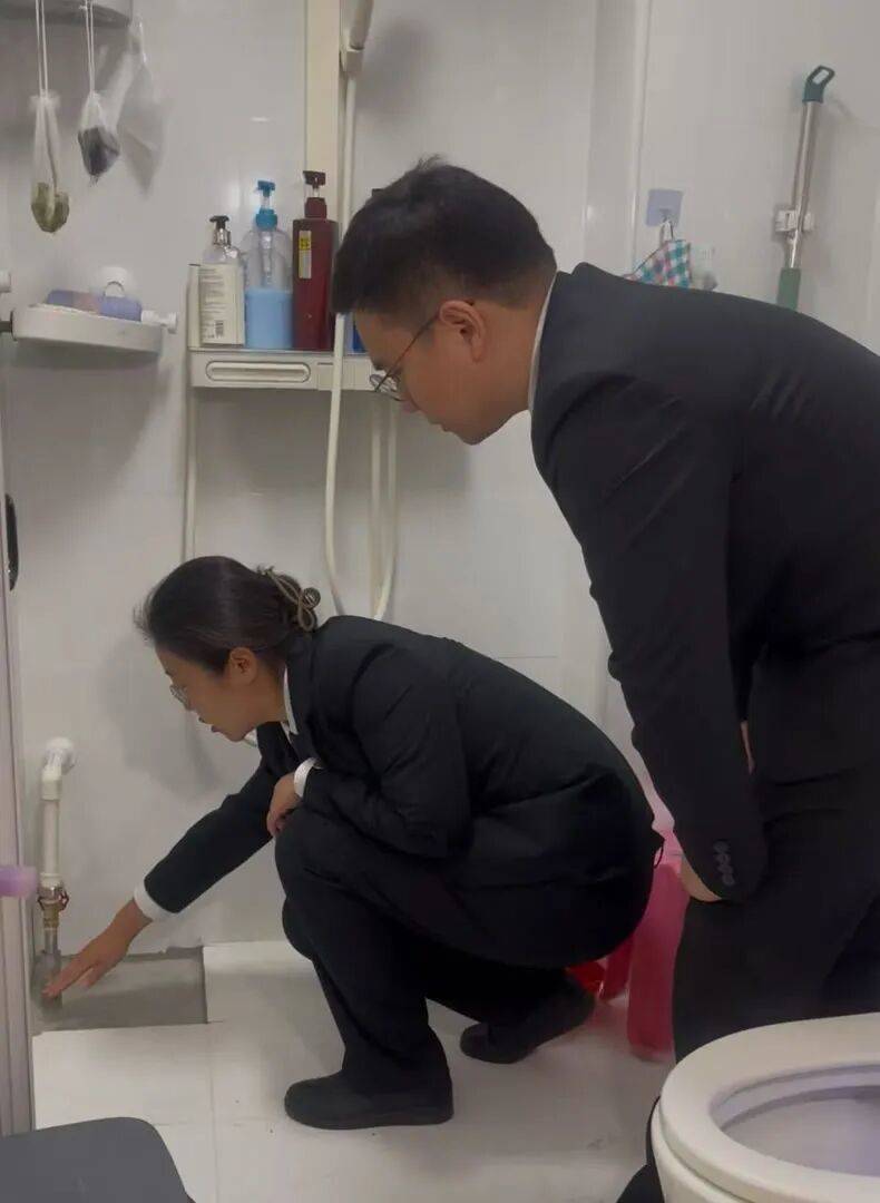 北京一业主私改暖气管，导致楼下86岁老人卫生间连续2年无暖气！法院强制执行