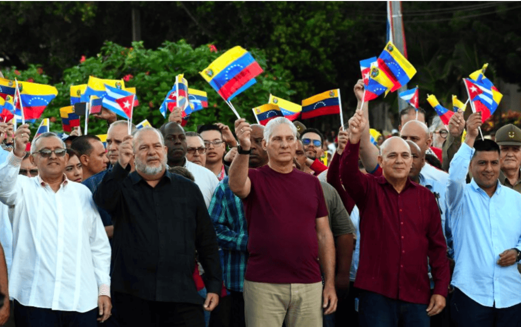 想拿诺奖的特朗普其实很想动武