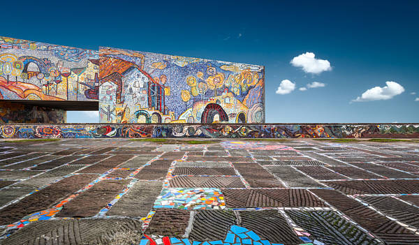 街边树洞作画被城管责令涂掉，伤害市民的美好初衷